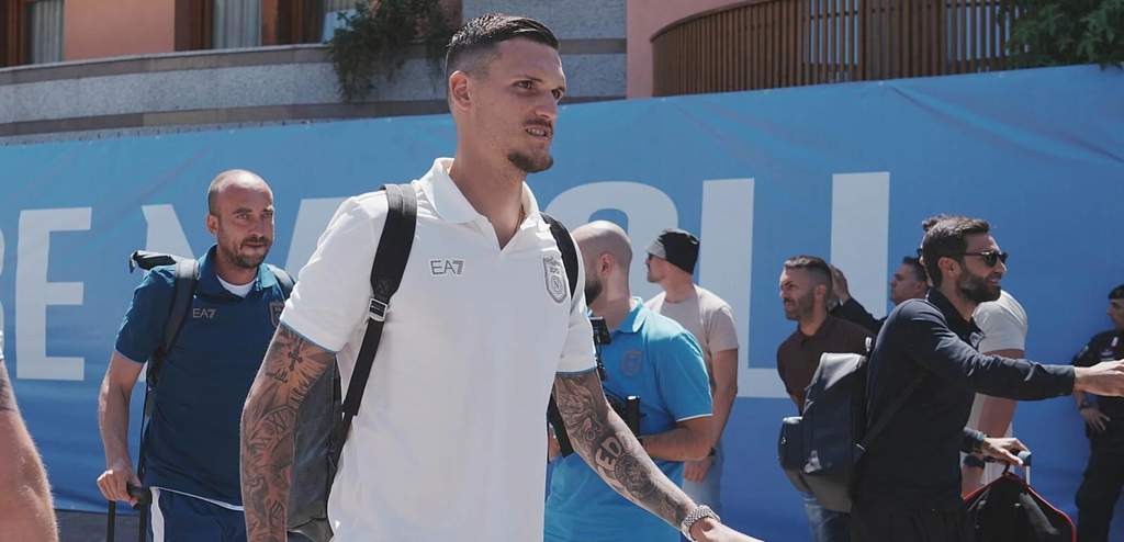 Bek Napoli Rafa Marin mengalami cedera dalam sesi latihan pramusim bersama Massimiliano Allegri