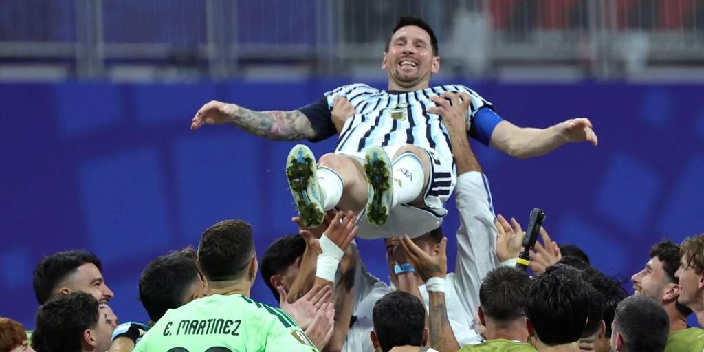 Suporter Argentina merayakan kemenangan dramatis atas Mesir di Piala Dunia 2026