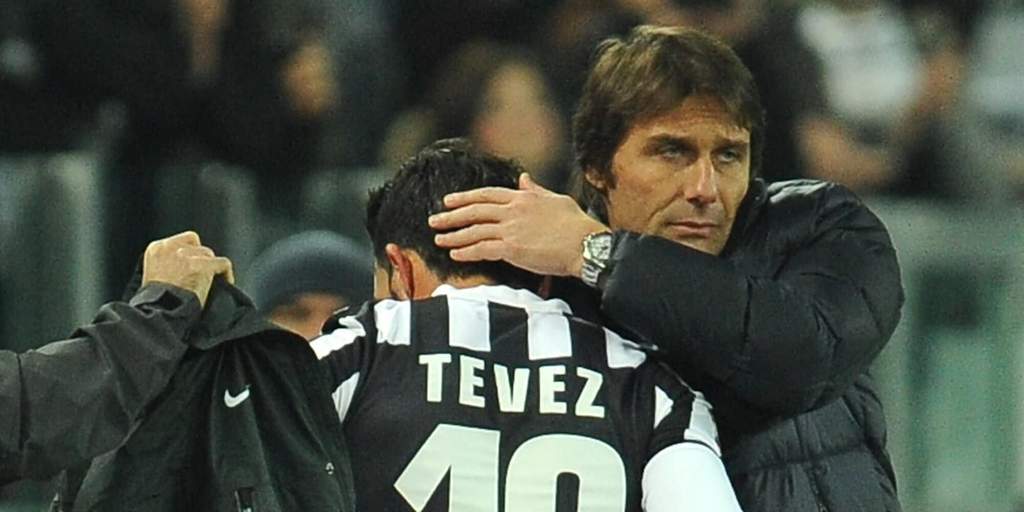 Carlos Tevez memberikan komentar mengenai perkembangan sepak bola Italia dan Argentina